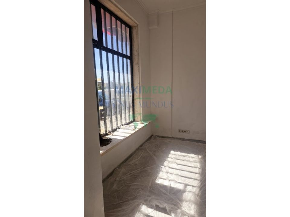 Commercial property in Queluz, Lisbon - photo 5