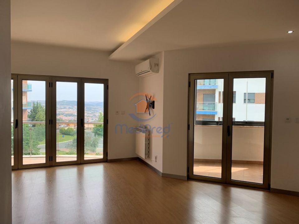 Apartment in Odivelas, Lisbon - photo 2