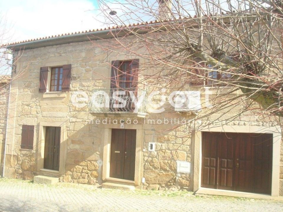 Rijtjeshuis in Almendra, Guarda - foto 1