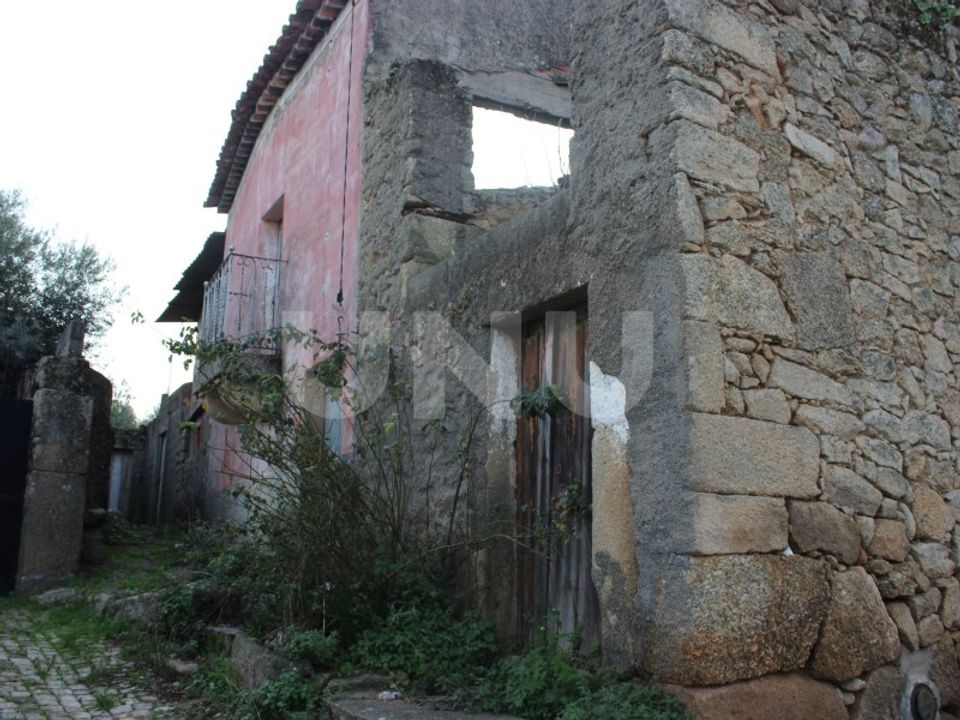 Ruinere i Escalos de Cima e Lousa, Castelo Branco - foto 1