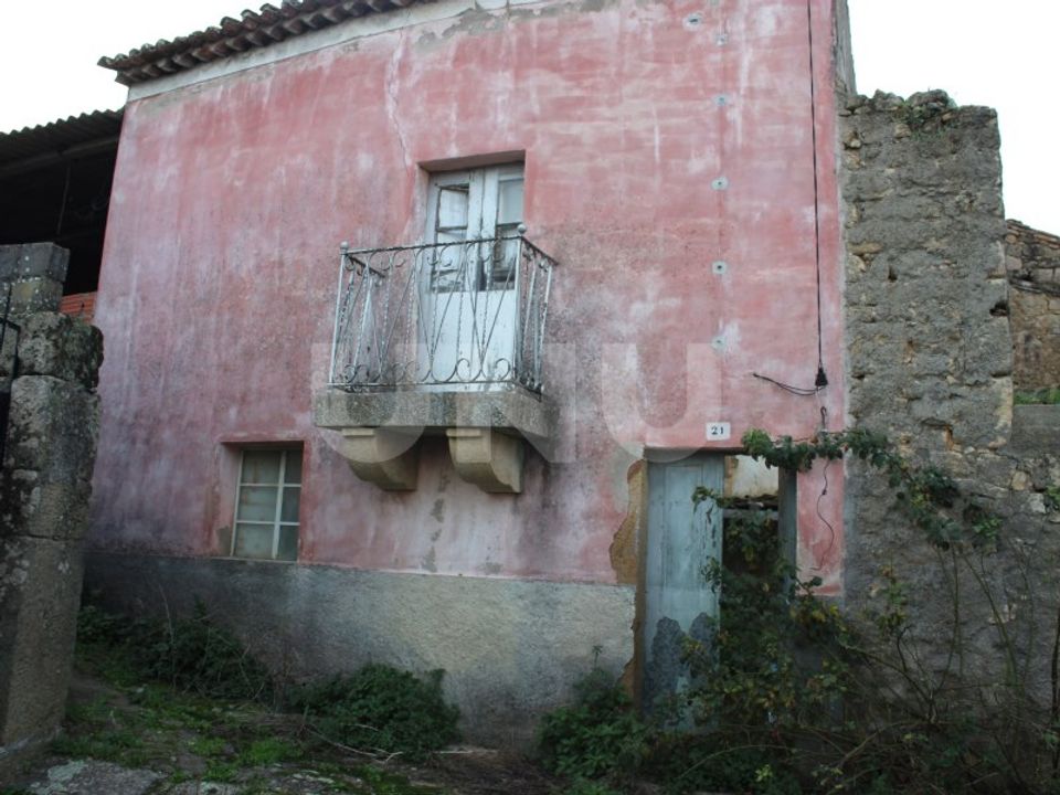 Ruinere i Escalos de Cima e Lousa, Castelo Branco - foto 2