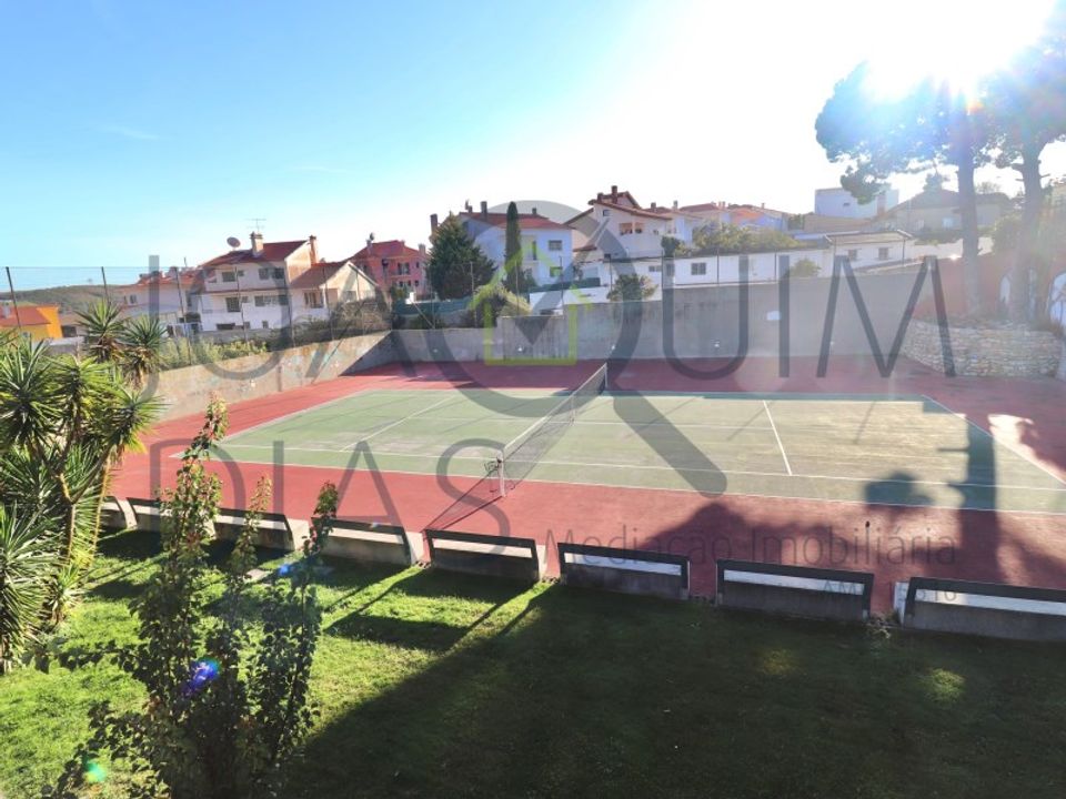 Villa - Rio de Mouro-Estacao, Lisbon - photo 1