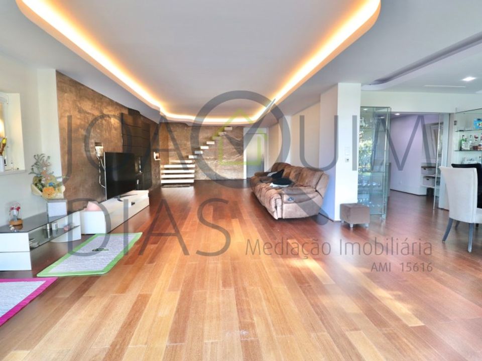 Villa - Rio de Mouro-Estacao, Lisbon - photo 3