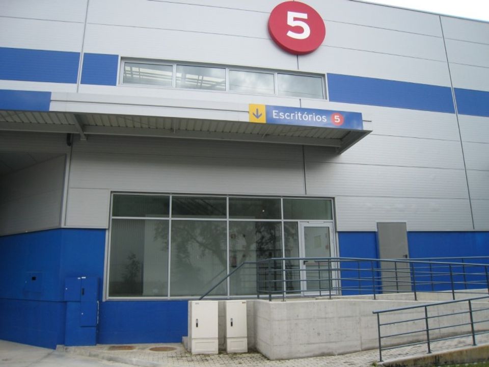 Commercial property in Benavente, Santarem - photo 2