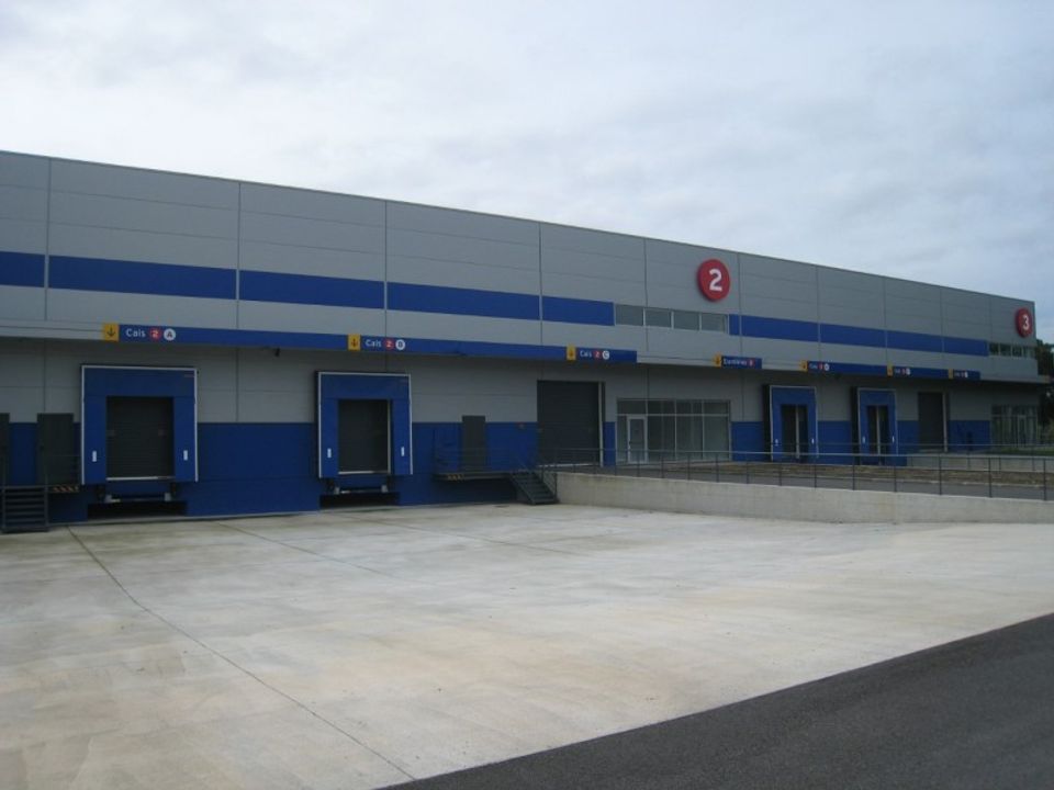 Commercial property in Benavente, Santarem - photo 1