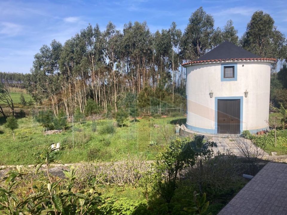 Erhvervsejendom i Santo Onofre e Serra do Bouro, Leiria - foto 1