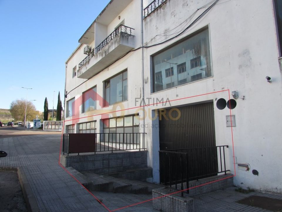 Erhvervsejendom i Elvas, Portalegre - foto 1