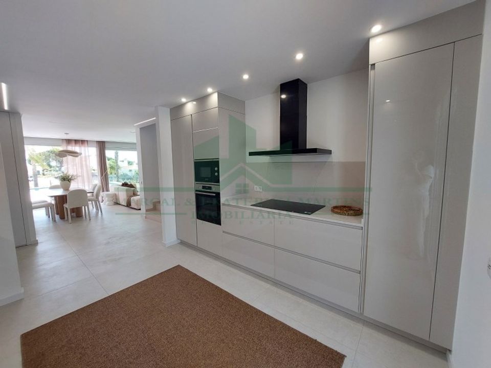 Villa i Quarteira, Faro - foto 1
