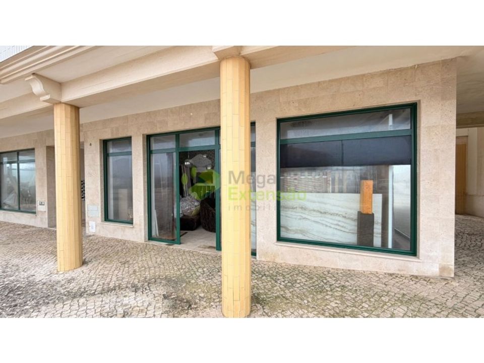 Erhvervsejendom i Vieira de Leiria, Leiria - foto 1