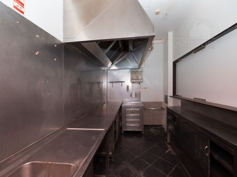 Commercial property in Evora, Evora - photo 4