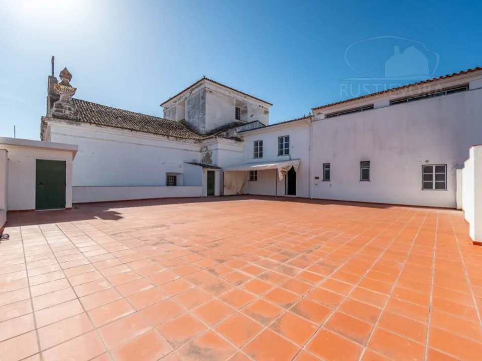 Commercial property in Evora, Evora - photo 2