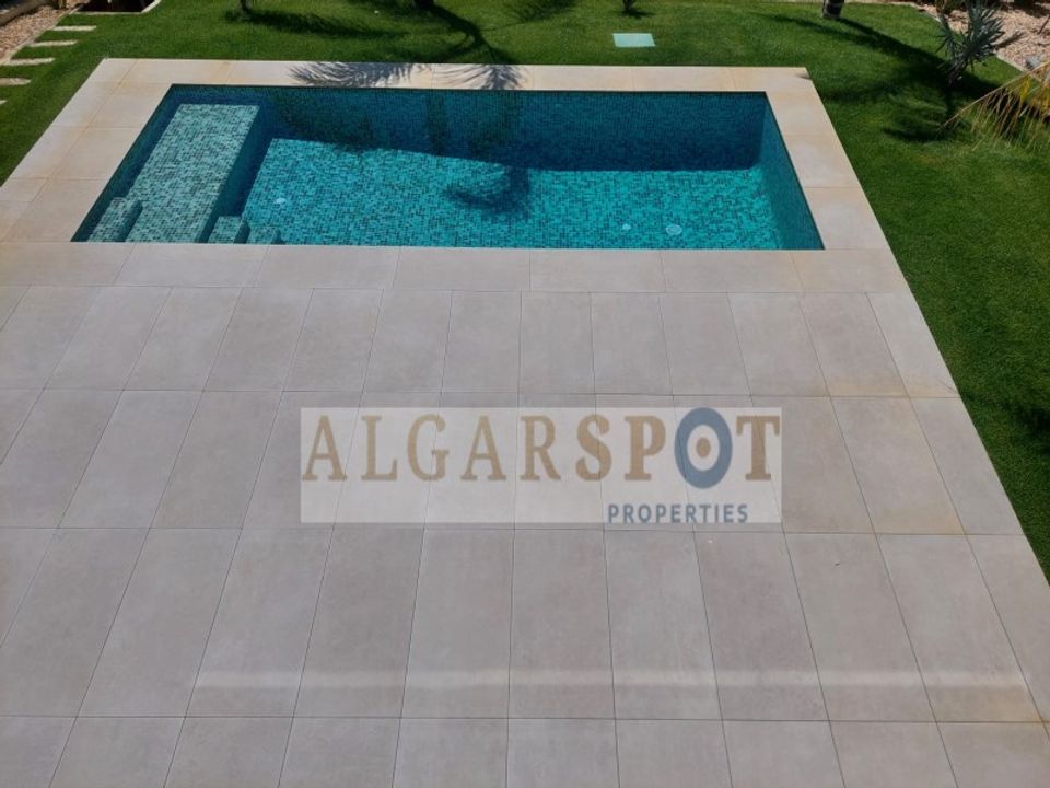 Villa i Quarteira, Faro - foto 1