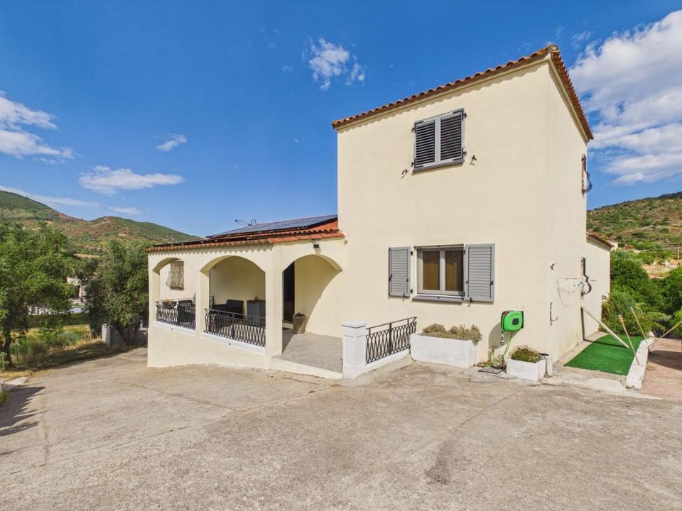 Villa en Alata, Corse-du-Sud - foto 1