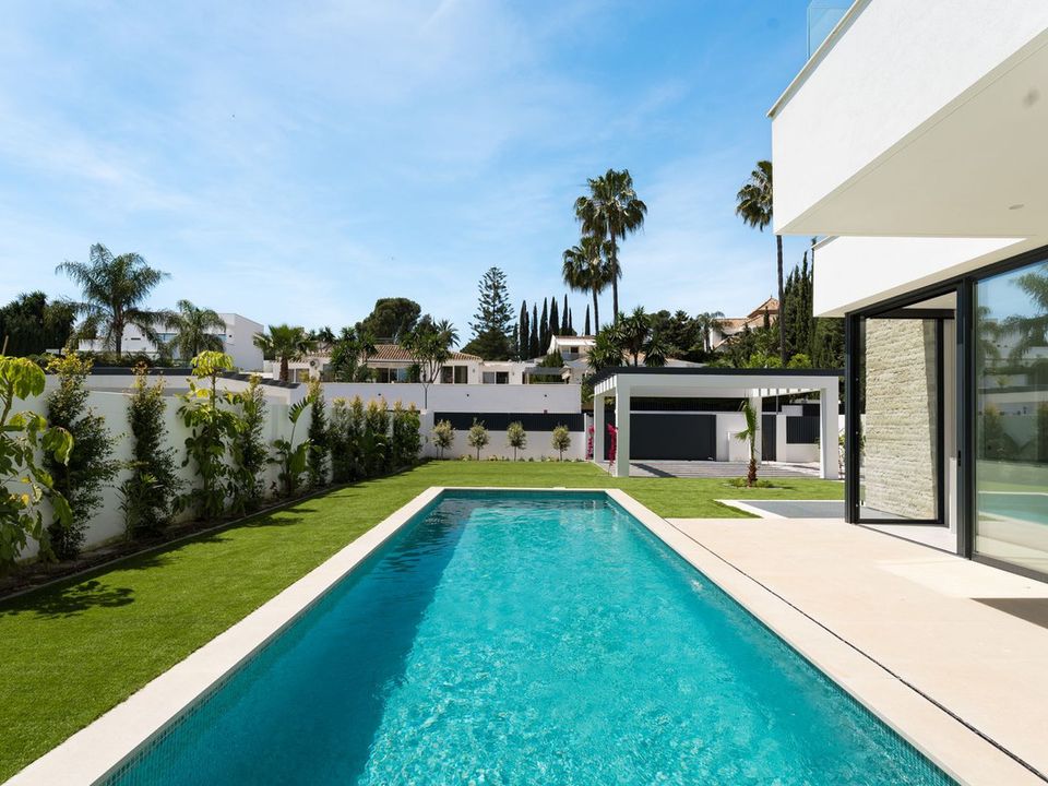 Villa i Atalaya Isdabe, Malaga - foto 2