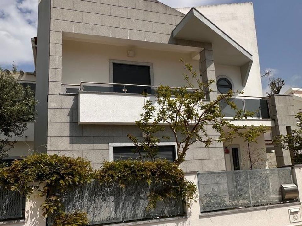 Casa adossada a Almada, Setubal - foto 2