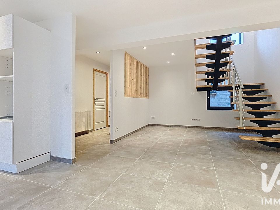 Apartment in Saint-Julien-Molin-Molette, Loire - photo 2