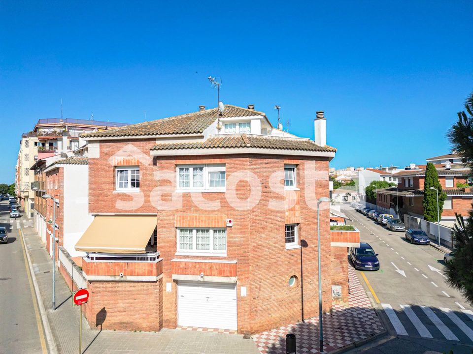 Rijtjeshuis in Pineda De Mar, Barcelona - foto 2