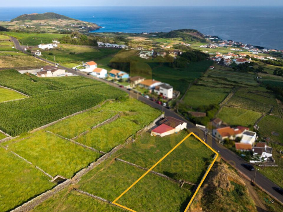 Grond in Angra do Heroismo, Terceira - foto 2