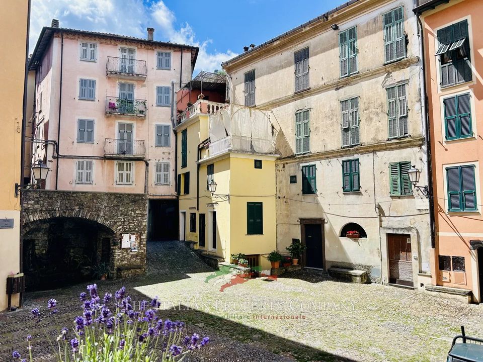 Leilighet i Castel Vittorio, Imperia - bilde 1