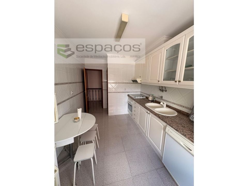 Apartment in Odivelas, Lisbon - photo 2