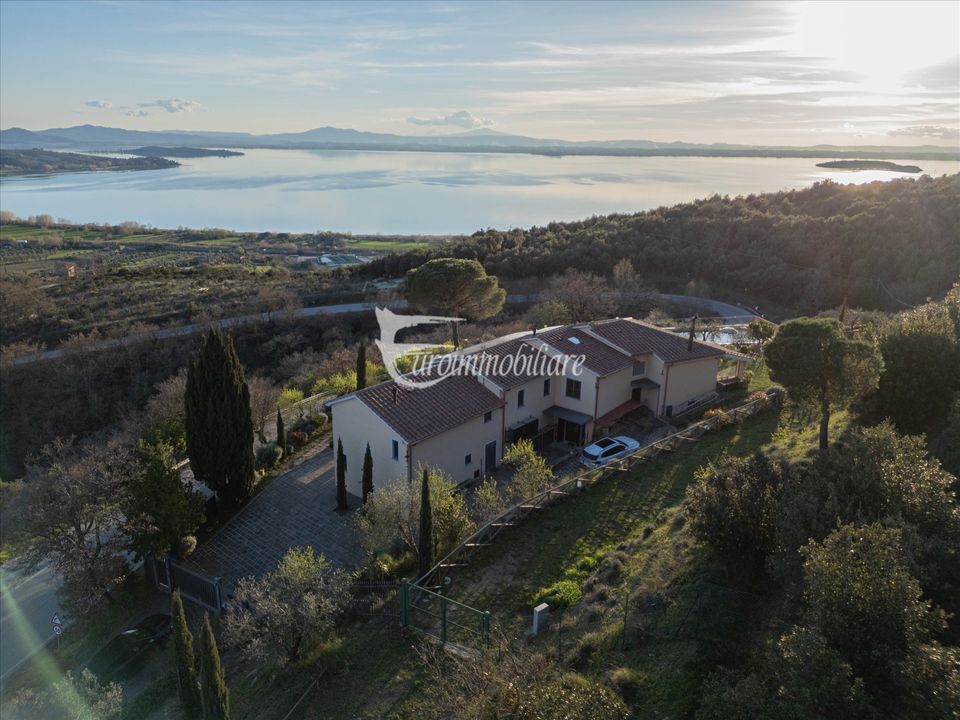 Villa i Passignano Sul Trasimeno, Perugia - foto 1