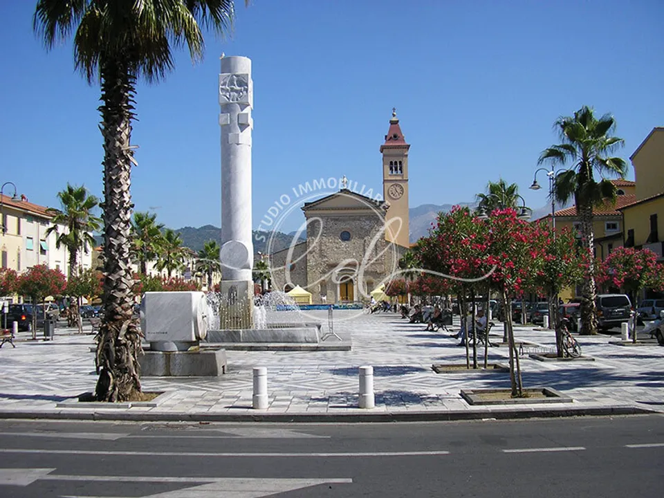 Lejlighed i Carrara, Massa and Carrara - foto 1