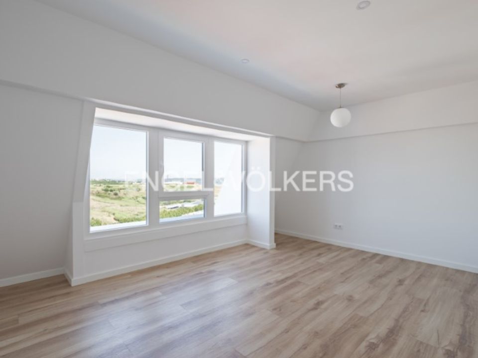 Apartment in Alges, Lisbon - photo 2