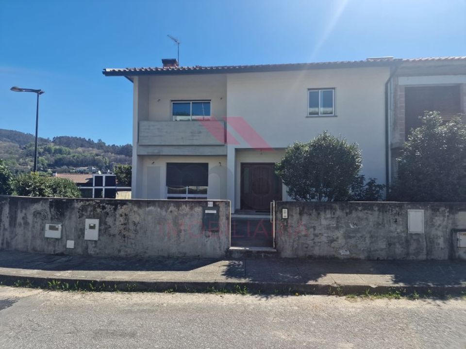 Villa i Arcos de Valdevez, Viana do Castelo - foto 1