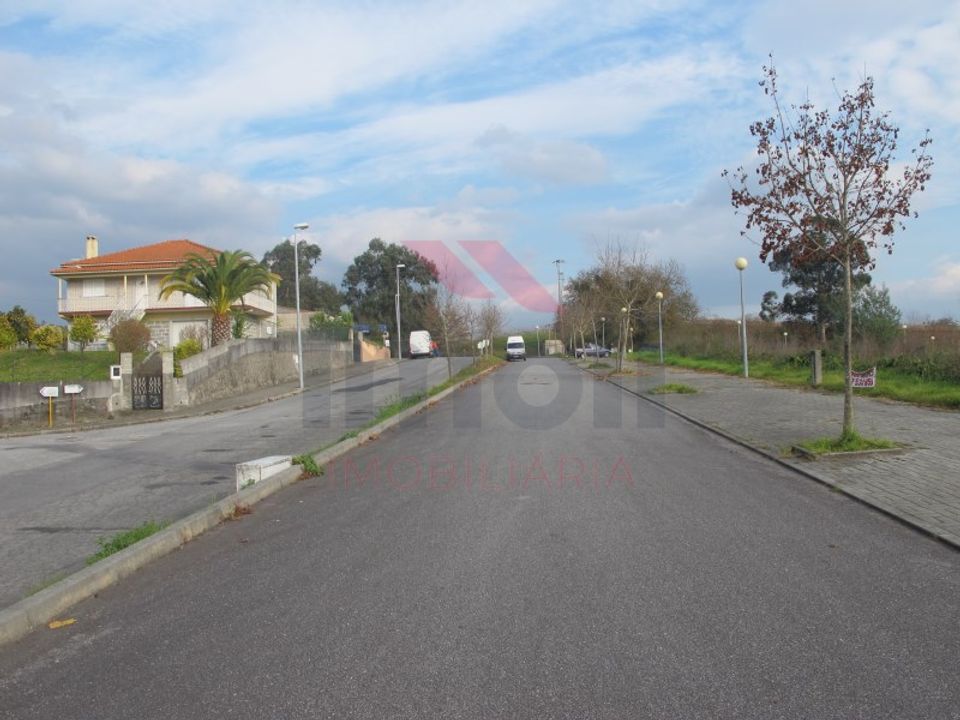 Helårsgrund i Arcos de Valdevez, Viana do Castelo - foto 1