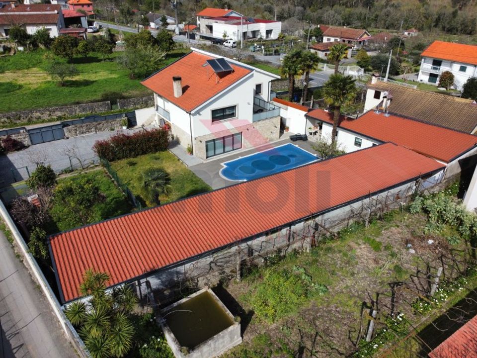 Villa i Arcos de Valdevez, Viana do Castelo - foto 1