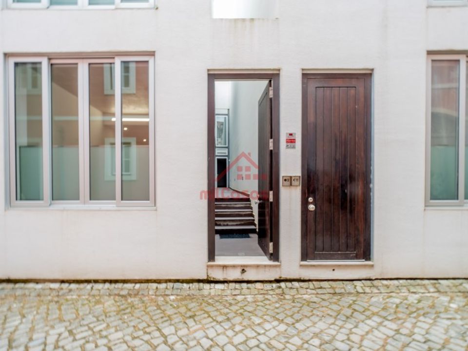 Apartment in Matacaes, Lisbon - photo 1