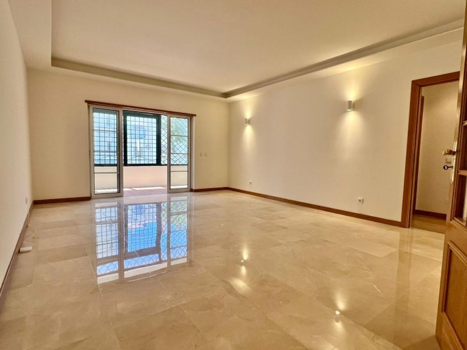Apartment in Carcavelos, Lisbon - photo 2