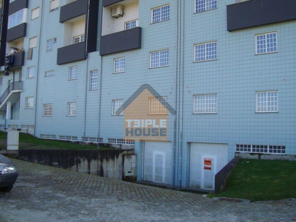 Erhvervsejendom i Paredes, Porto - foto 1