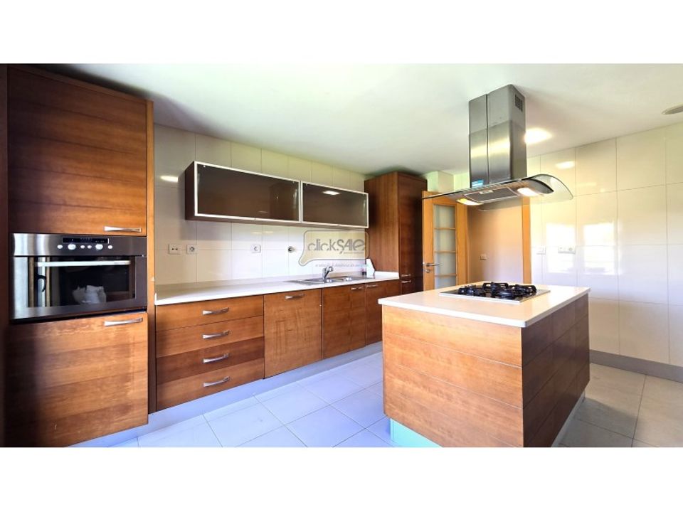 Apartment in Odivelas, Lisbon - photo 1