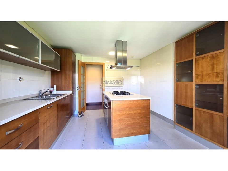 Apartment in Odivelas, Lisbon - photo 2