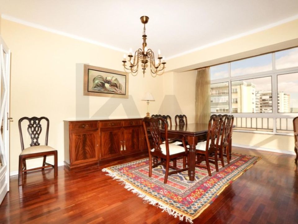 Apartment in Carnaxide, Lisbon - photo 1