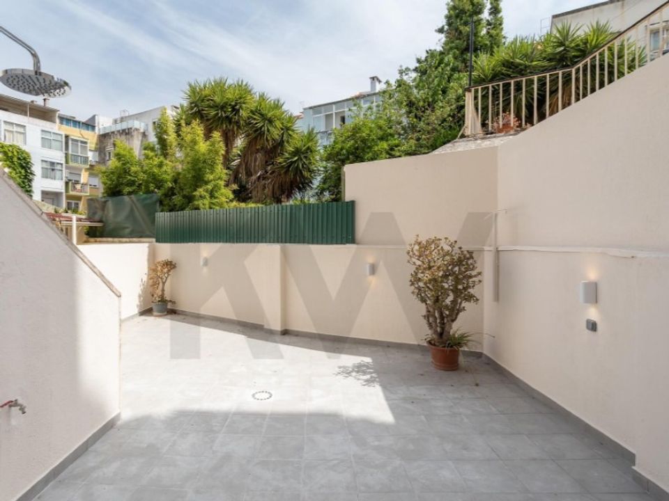 Apartment in Alges, Lisbon - photo 1