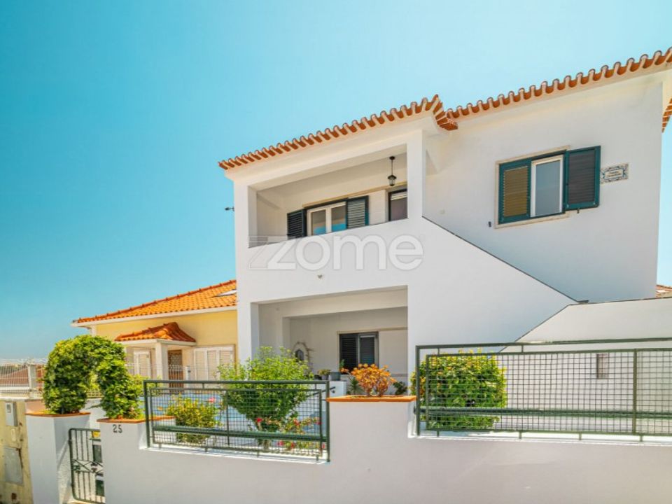 Apartment in Carnaxide, Lisbon - photo 2