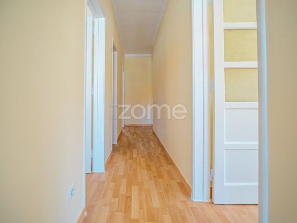 Apartment in Carnaxide, Lisbon - photo 3