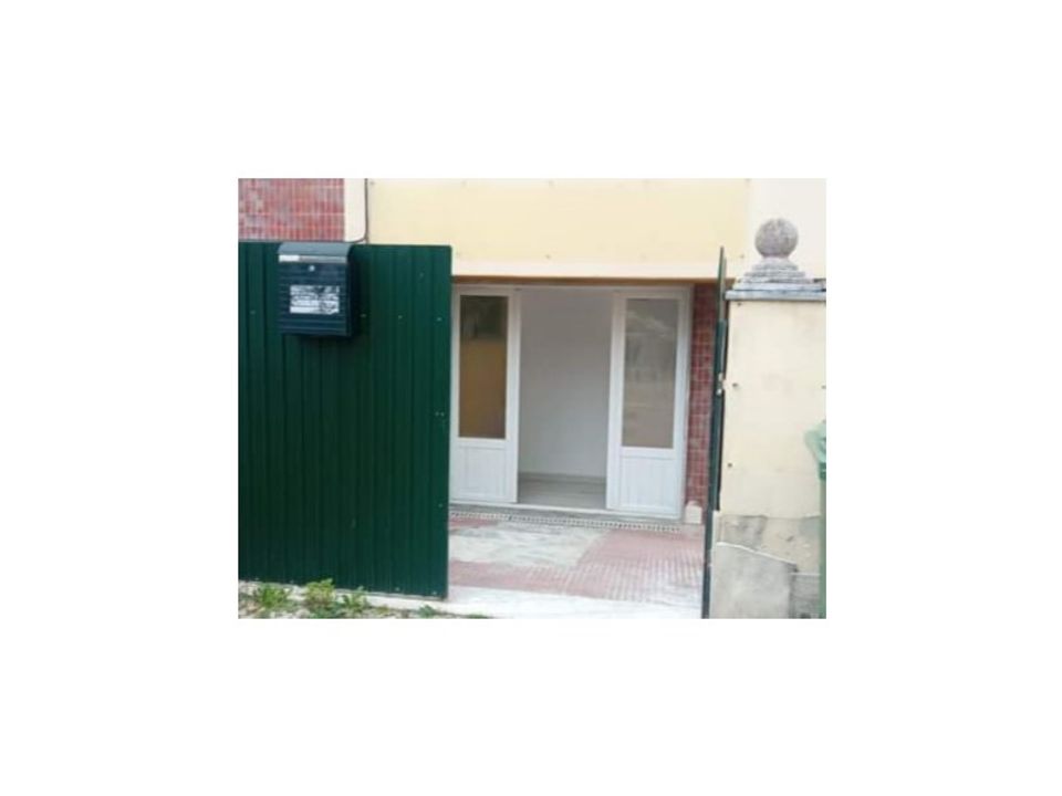 Erhvervsejendom i Laranjeiro, Setubal - foto 1