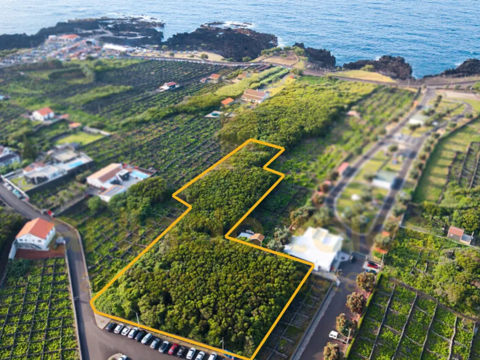 Grond in Vila da Praia da Vitoria, Terceira - foto 1