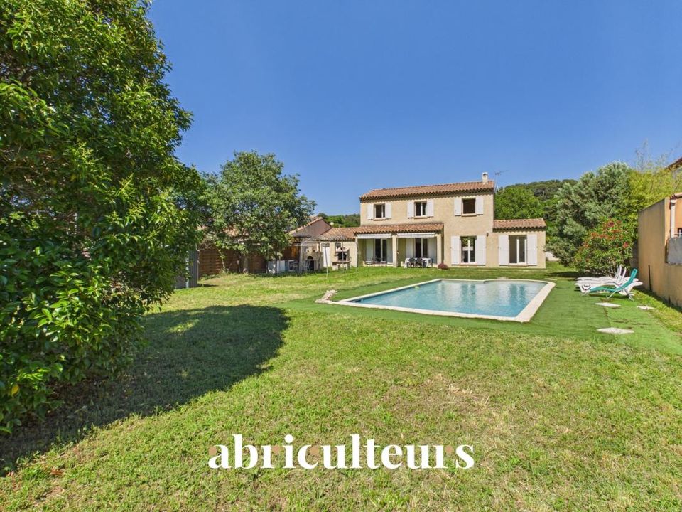 Villa in Saint-Chamas, Bouches-du-Rhone - foto 1