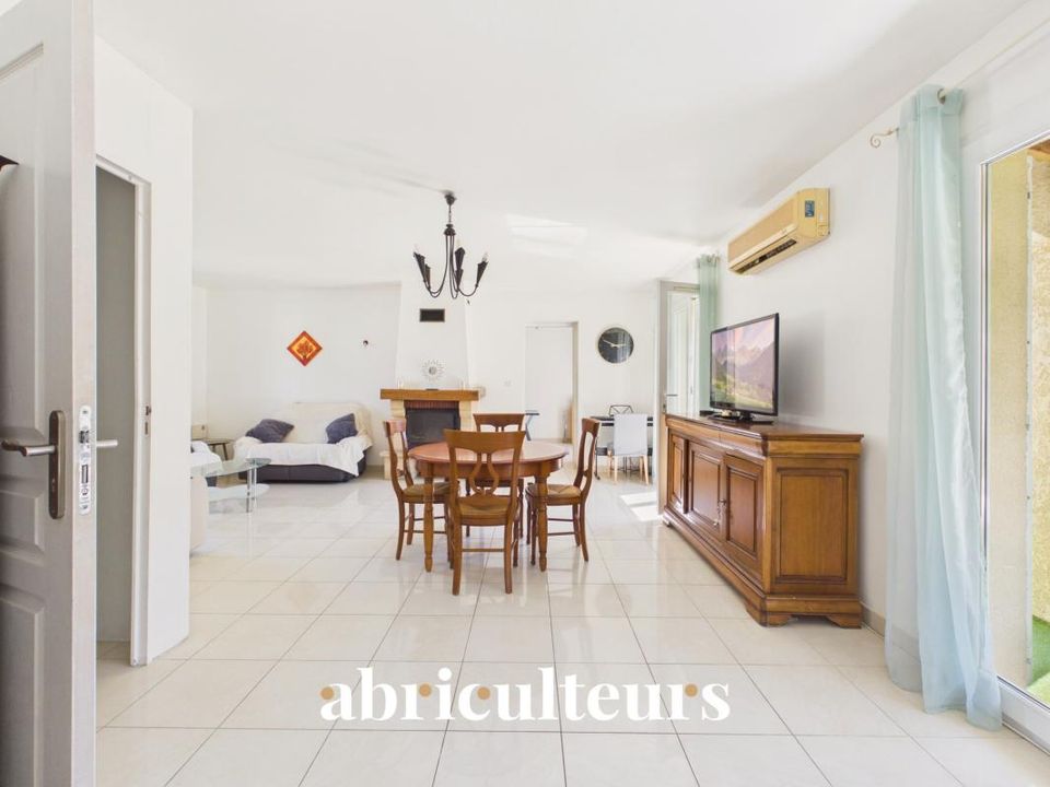 Villa in Saint-Chamas, Bouches-du-Rhone - foto 3