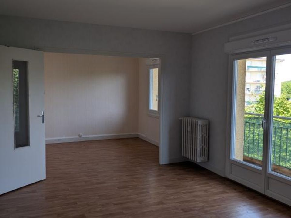 Apartment in Avallon, Yonne - photo 2