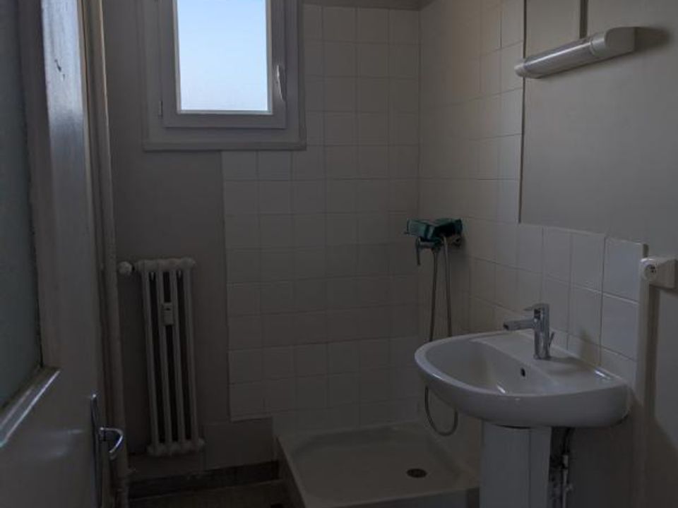 Apartment in Avallon, Yonne - photo 5