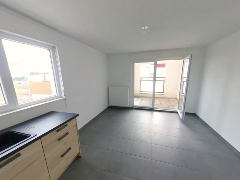 Apartment in Metz, Moselle - photo 2