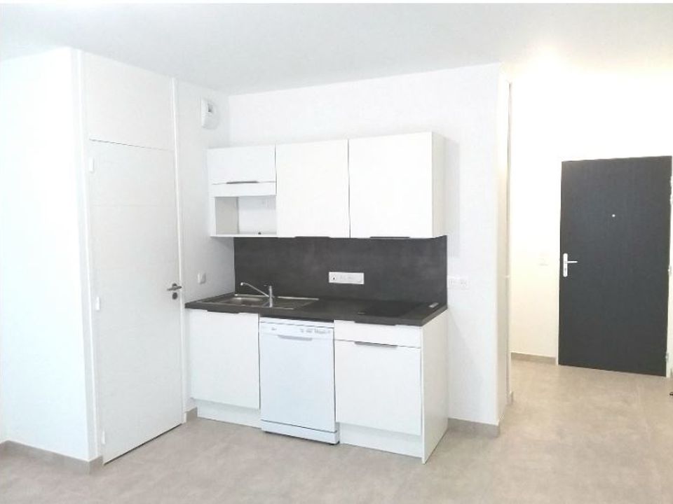 Apartment in Charleville-Mézières, Ardennes - photo 1