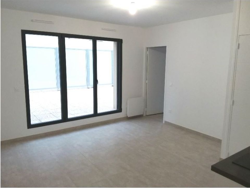 Apartment in Charleville-Mézières, Ardennes - photo 2