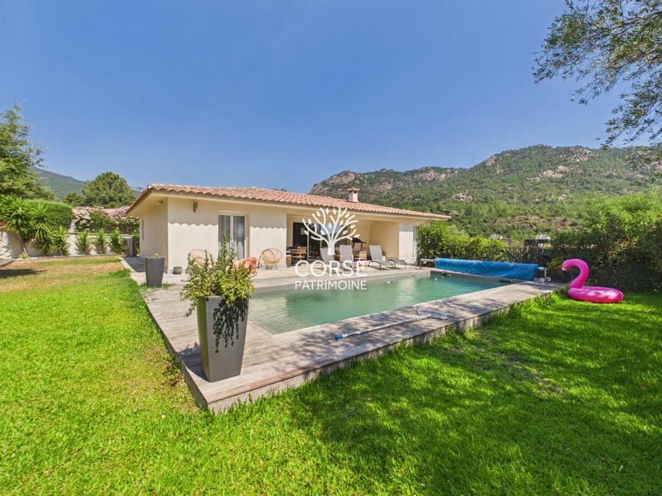 Villa i Ste.-Lucie-de Porto-Vecchio, Corse-du-Sud - foto 1