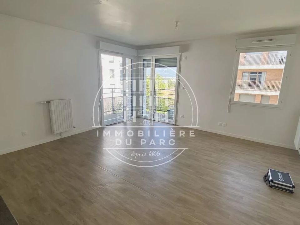 Apartment in Poissy, Yvelines - photo 2